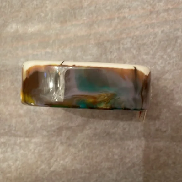 Multicolored swirl plastic bracelet - Picture 2 of 5